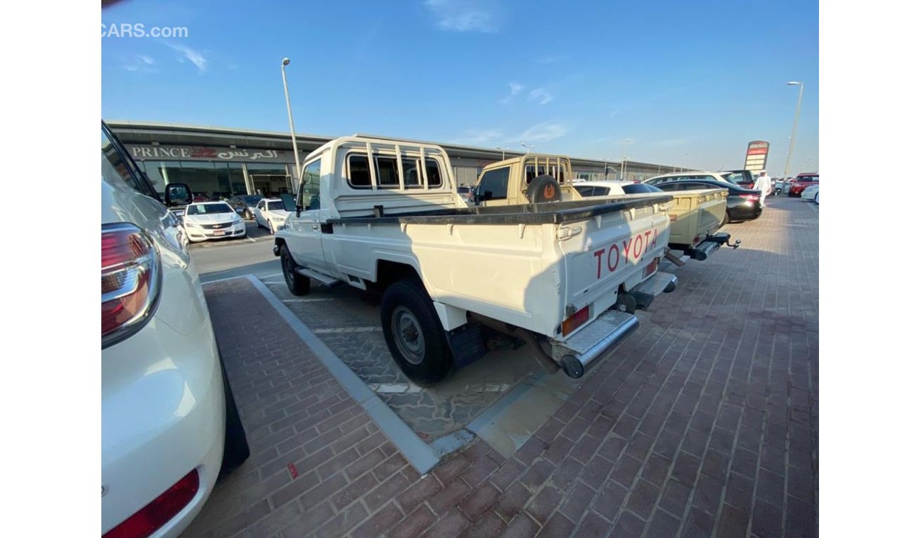 Toyota Land Cruiser Pick Up تويوتا بيك اب لاند كروزر 2000