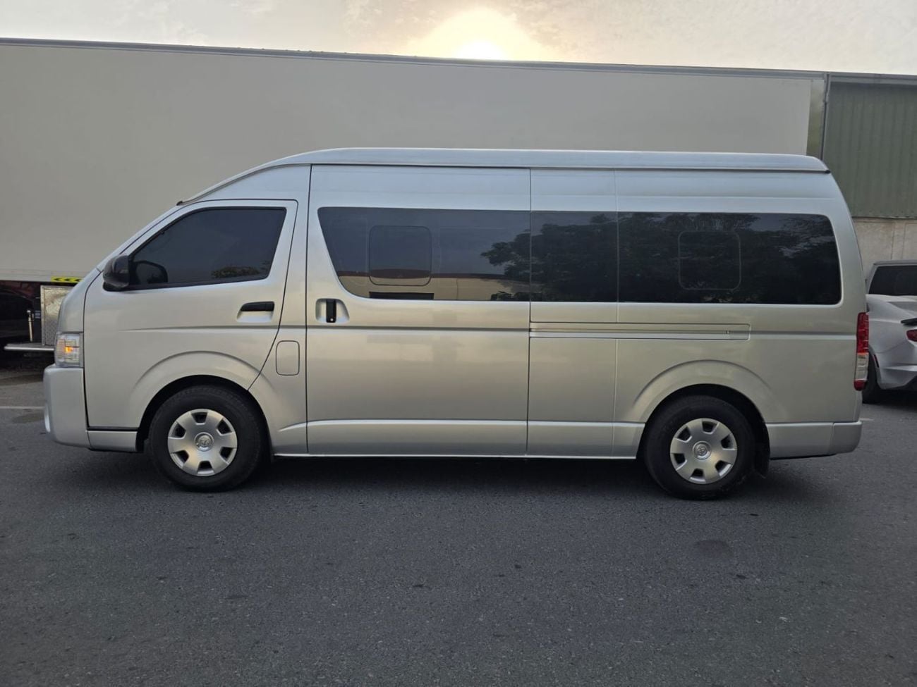 Toyota Hiace 2016 | 2.7L PETROL | AT | RHD | 14 SEATERS | GOOD CONDITION