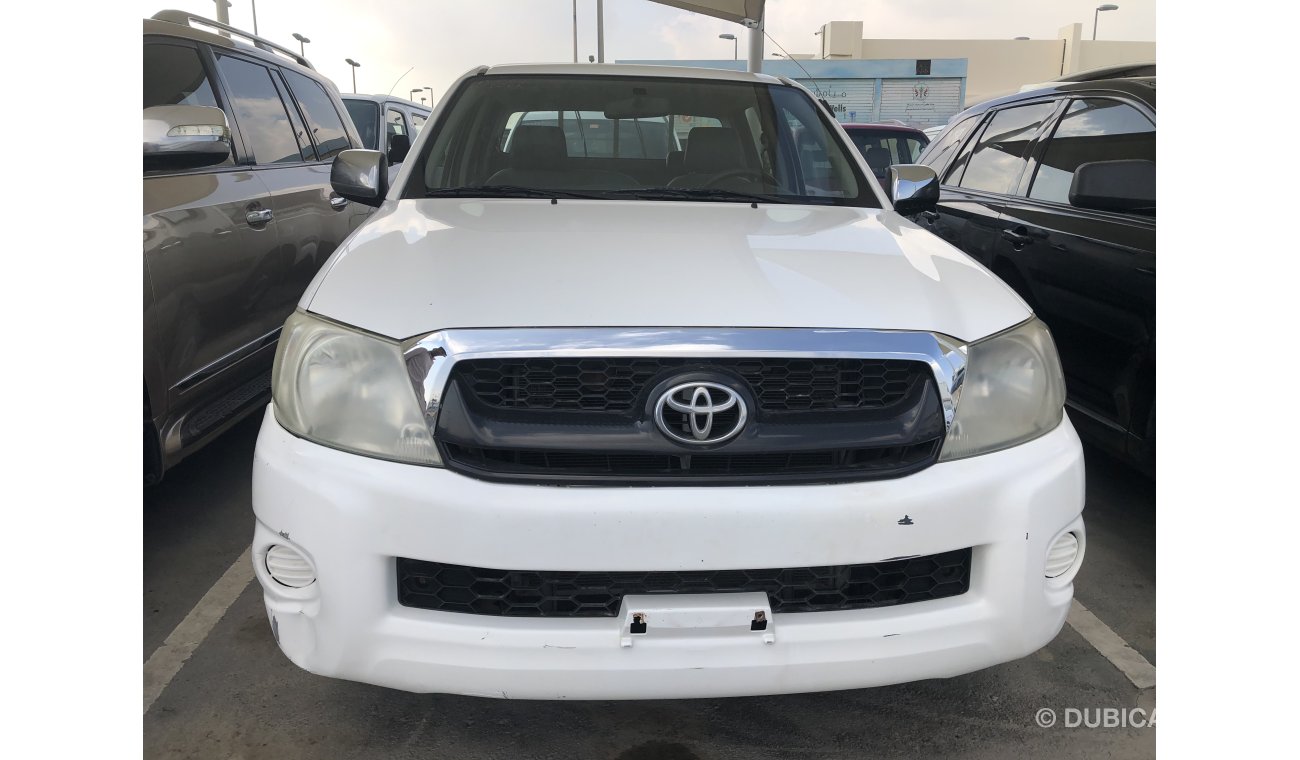 Toyota Hilux D/c pick up,model:2009. Excellent condition