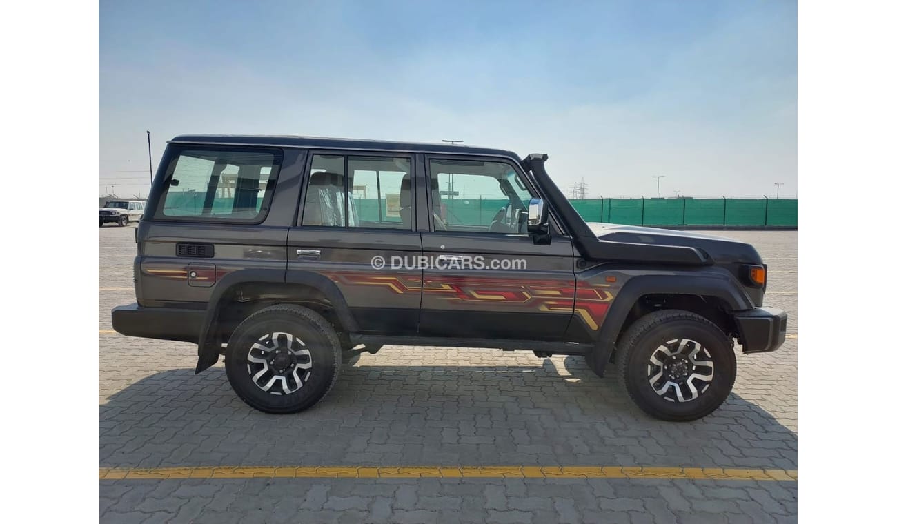 تويوتا لاند كروزر 76 4.0L PETROL 2024YM New Shape