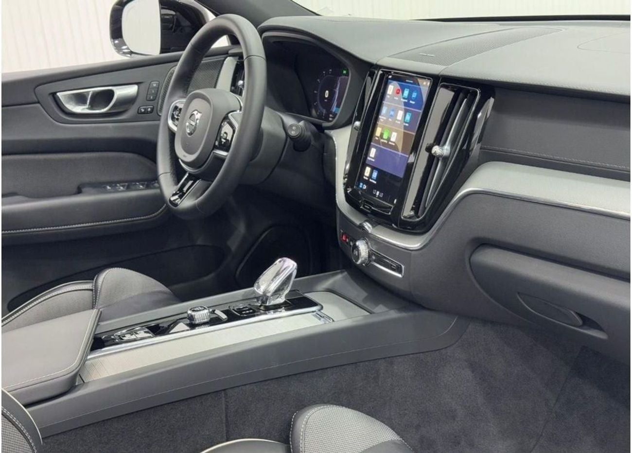 Volvo XC60 B5 Inscription 2024 Volvo XC60 B5 Ultimate Dark, Dec 2026 Volvo Warranty, Very Low Kms, GCC