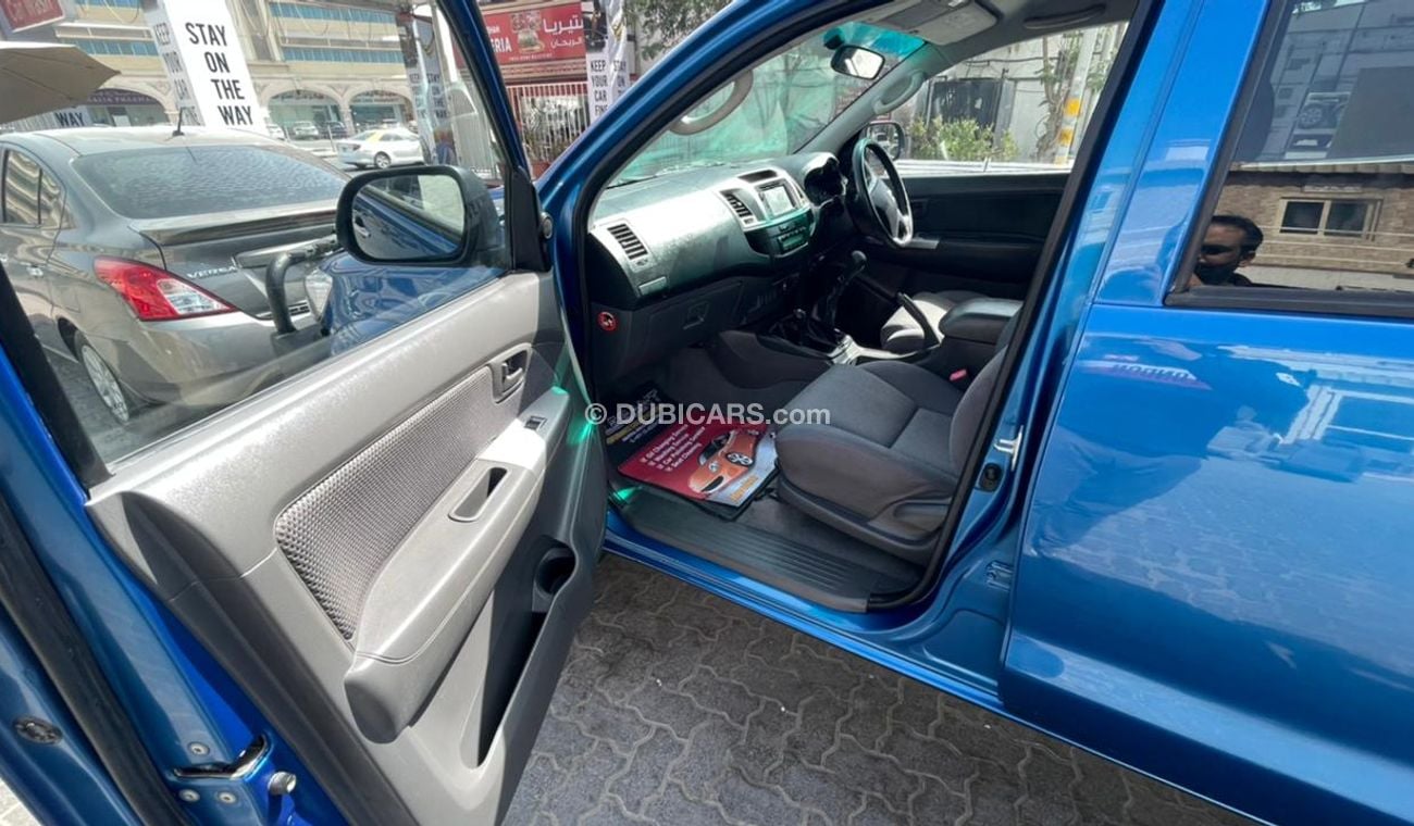 Toyota Hilux 2013 D4D 3.0L Manual 4x4 Perfect Condition Off-Road Tyres with LED Lights