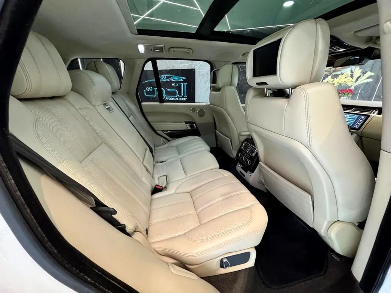 لاند روفر رينج روفر LWB Autobiography P400 3.0L VOGUE FACELIFT || GCC SPECS || FABULOUS CONDITION || TOP OPTIONS || NO A