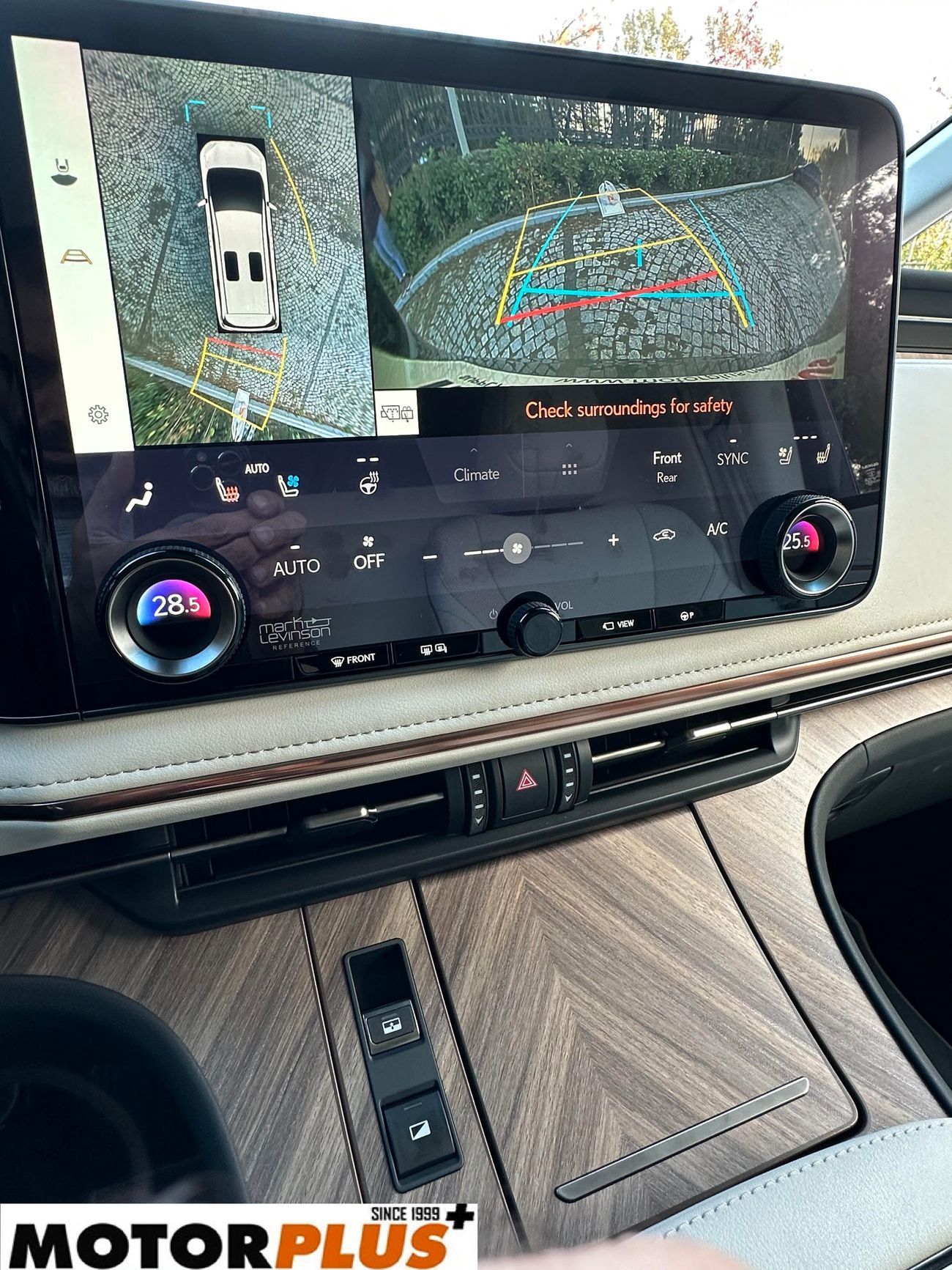 لكزس LM 350h Hybrid 4 Seater 2024