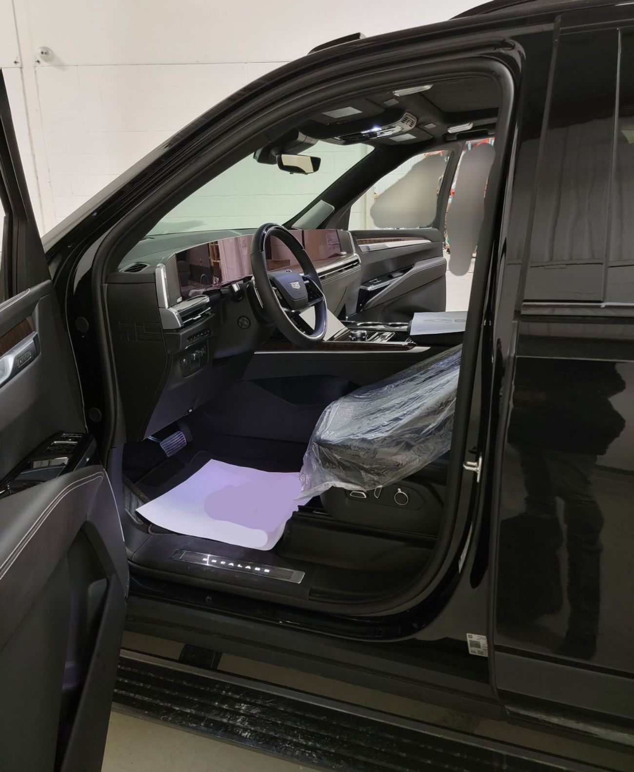 Cadillac Escalade Escalade ESV Sport Platinum ONYX Pkg | Fridge