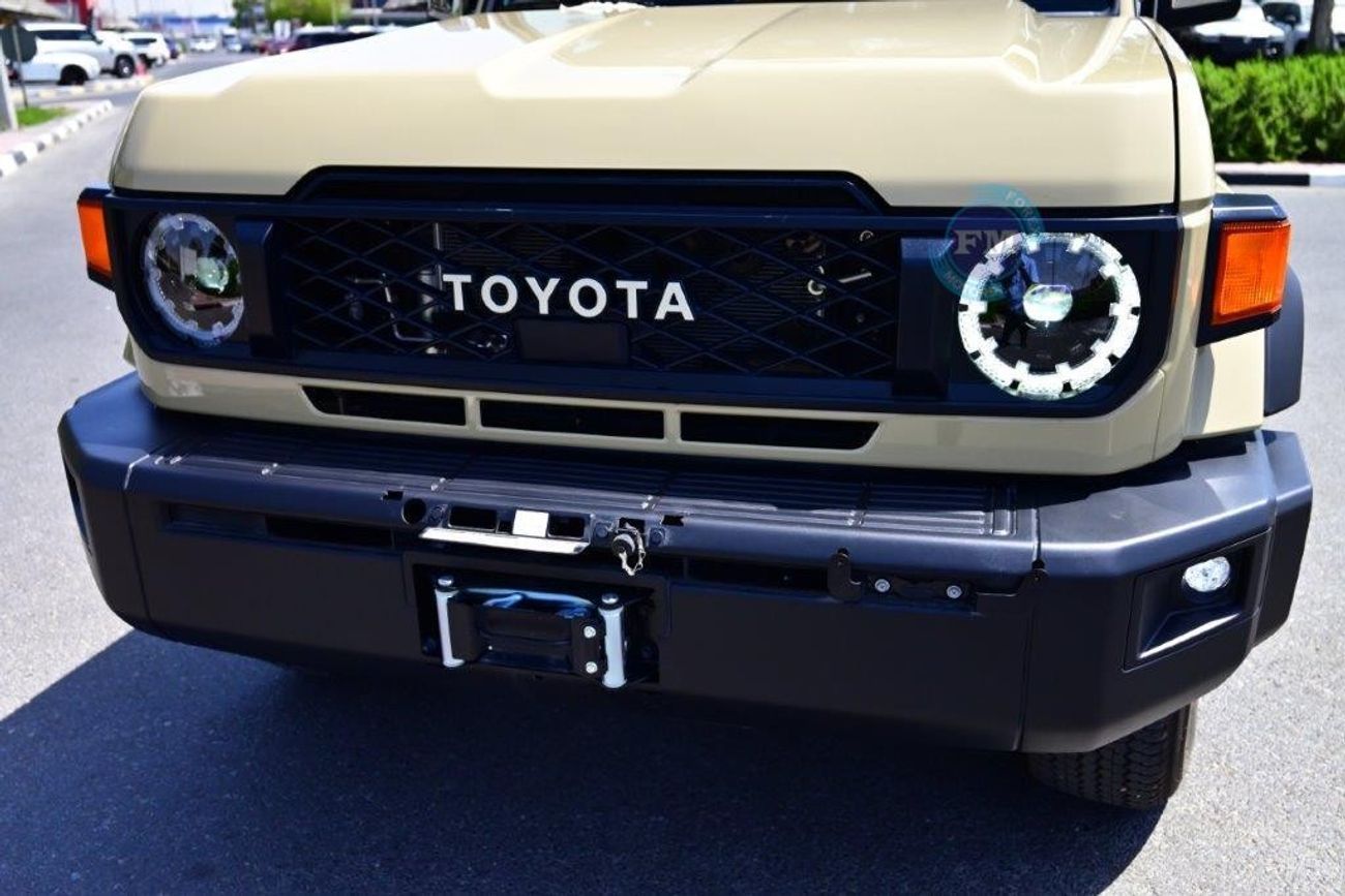 Toyota Land Cruiser Pick Up Double Cab SDLX 2.8L Diesel 4WD 5 Seater Automatic