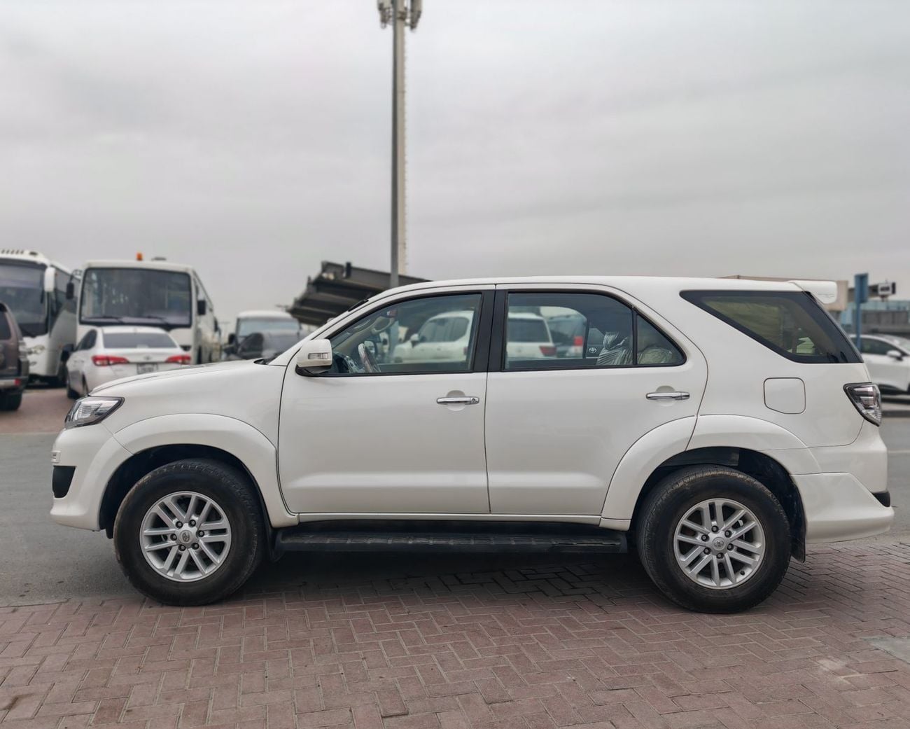 Toyota Fortuner 60TH