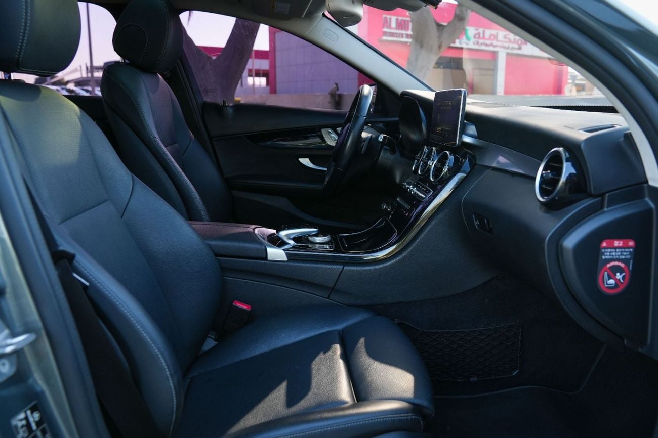 مرسيدس بنز C 200 2018 KOREAN SPECS!! IMMACULATE CONDITION