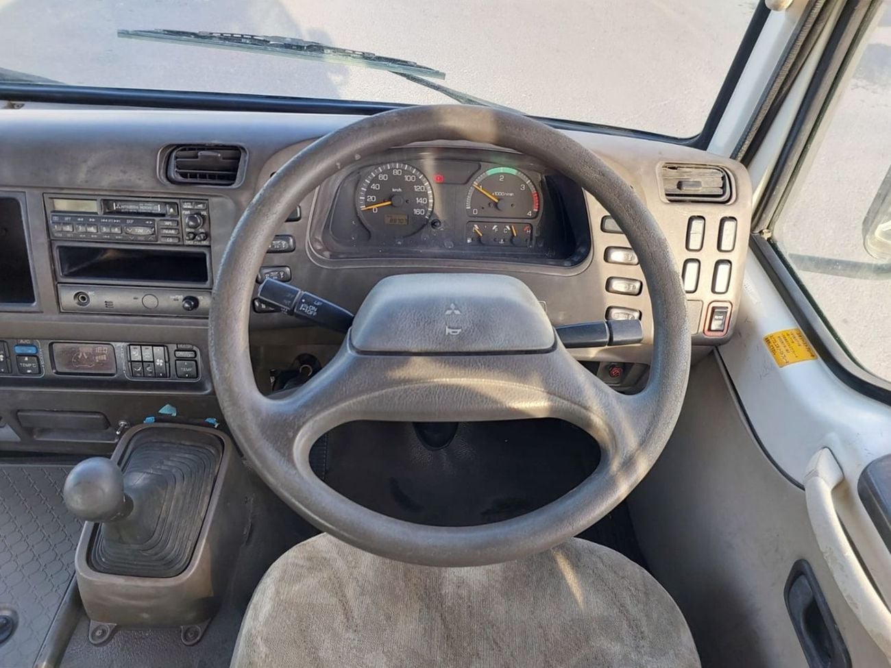 Mitsubishi Rosa MITSUBISHI ROSA BUS RHD 2001 MODEL 5.2 L DIESEL MANUAL(PM01614)