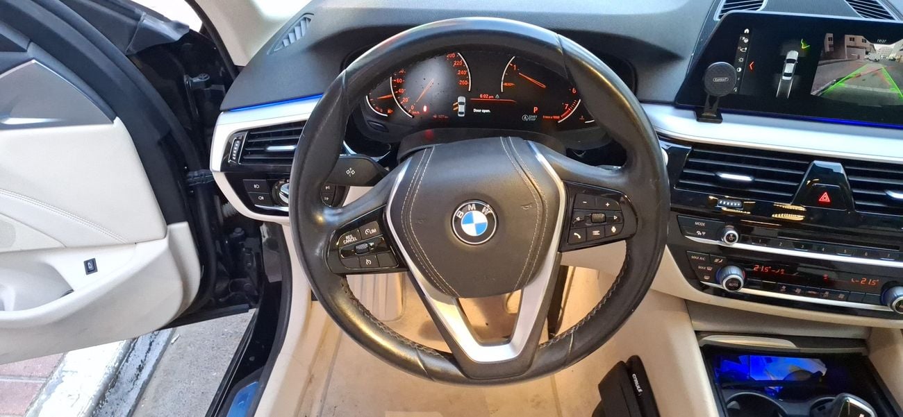 بي أم دبليو 520i EXCLUSIVE 2 | بدون دفعة مقدمة | اختبار القيادة في المنزل