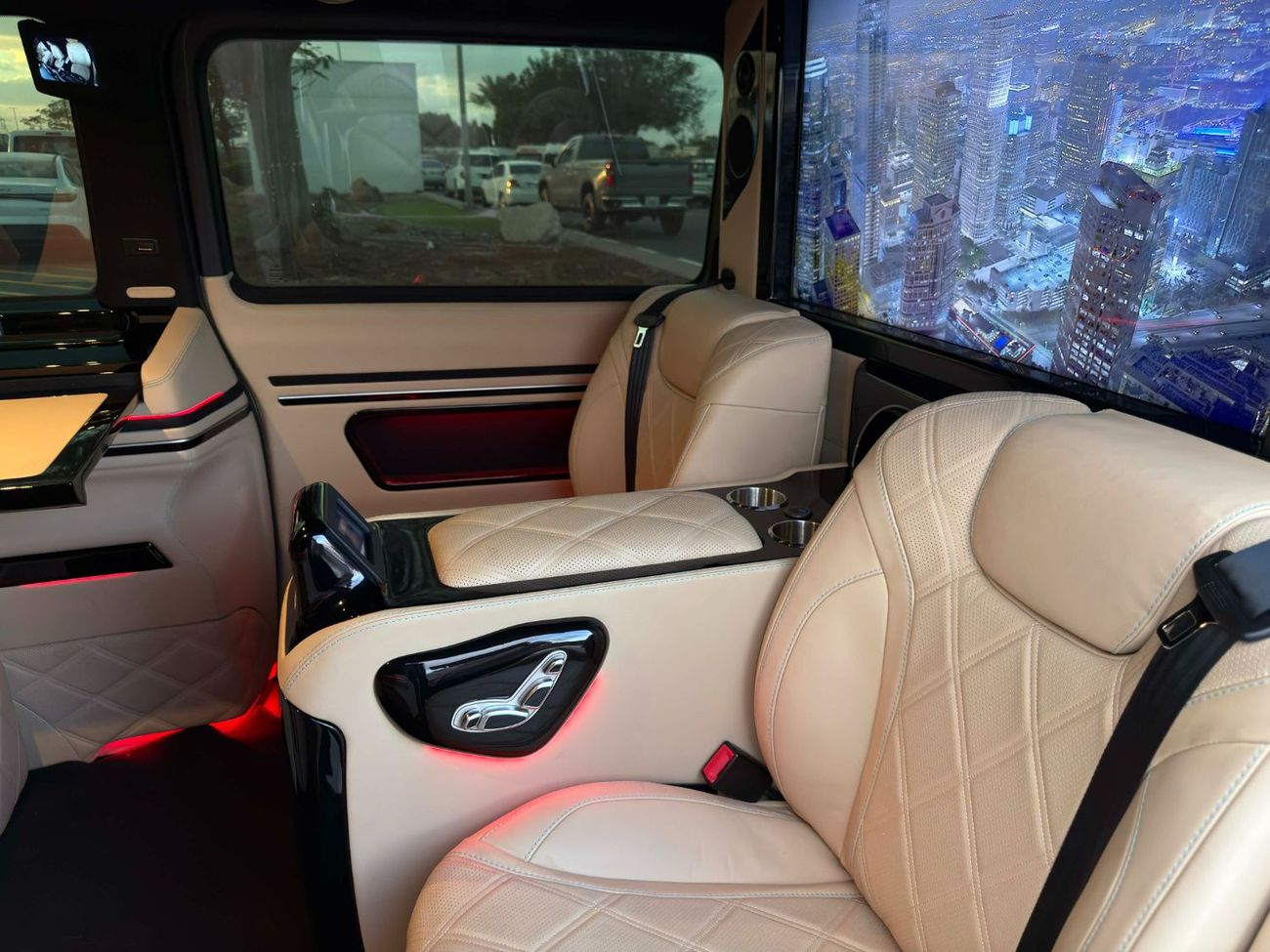 مرسيدس بنز V 250 GCC SPEC NEAT AND CLEAN