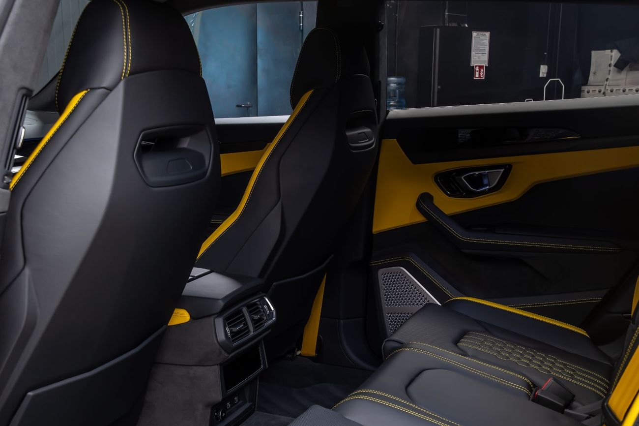 Lamborghini Urus Urus SE + B & W + Panorama + Massage seats + Ambient