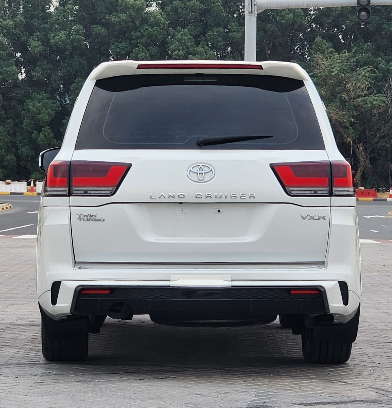 Toyota Land Cruiser VX.R V8 upgrade 2024