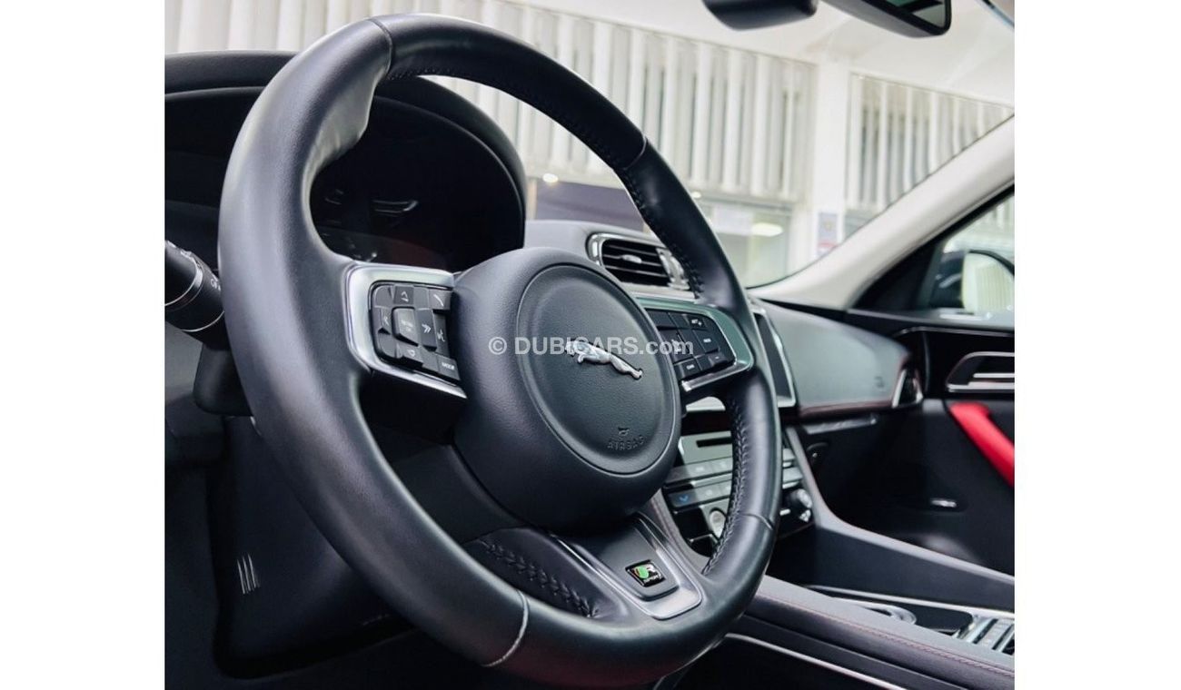 Jaguar F Pace R-Sport GCC .. Warranty .. FSH .. Original Paint .. Perfect Condition