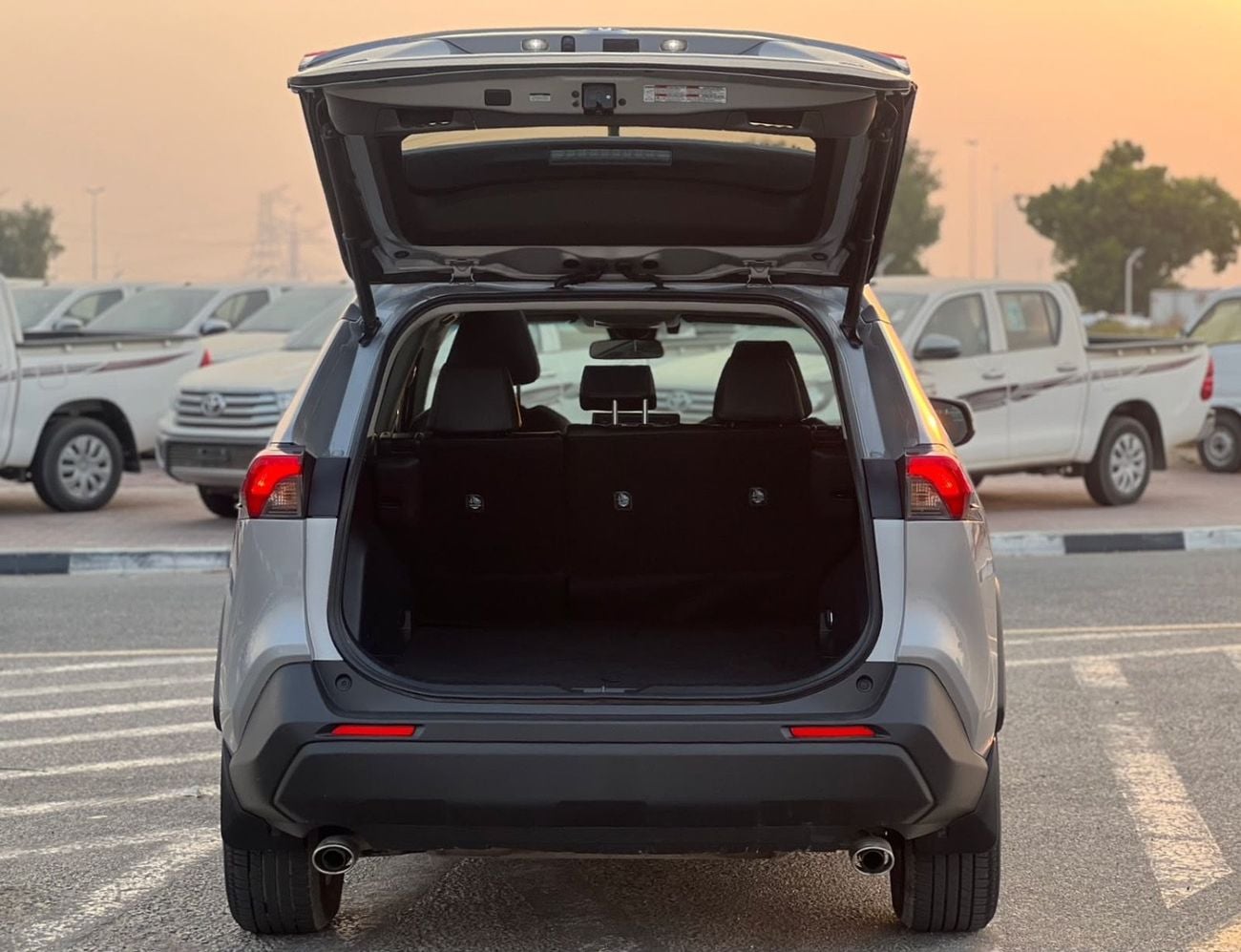 تويوتا راف ٤ 2021 Toyota Rav4 Hybrid XLE Full Option 2.5L V4 - Rear Camera  Leather Seat - AWD 4x4 - Sunroof -
