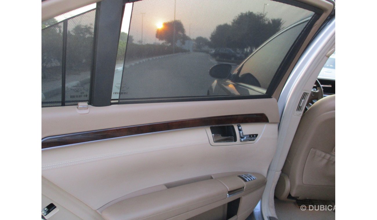 Mercedes-Benz S 350 large gulf space , panoramic roof , accident free