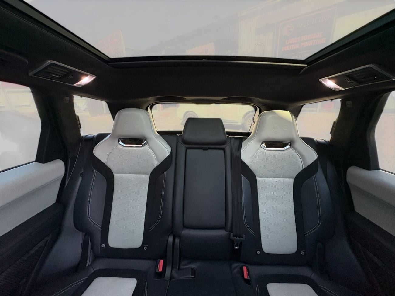 Land Rover Range Rover Sport SVR 5.0L (550 HP) RANGE ROVER SPORT SVR CARBON EDITION 5.0L V8 SC A/T | 2022 | AED 3,760 per month