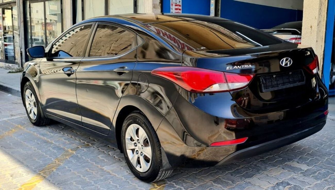 Hyundai Elantra HYUNDAI ELANTRA GCC  1.8 ENGINE  2015