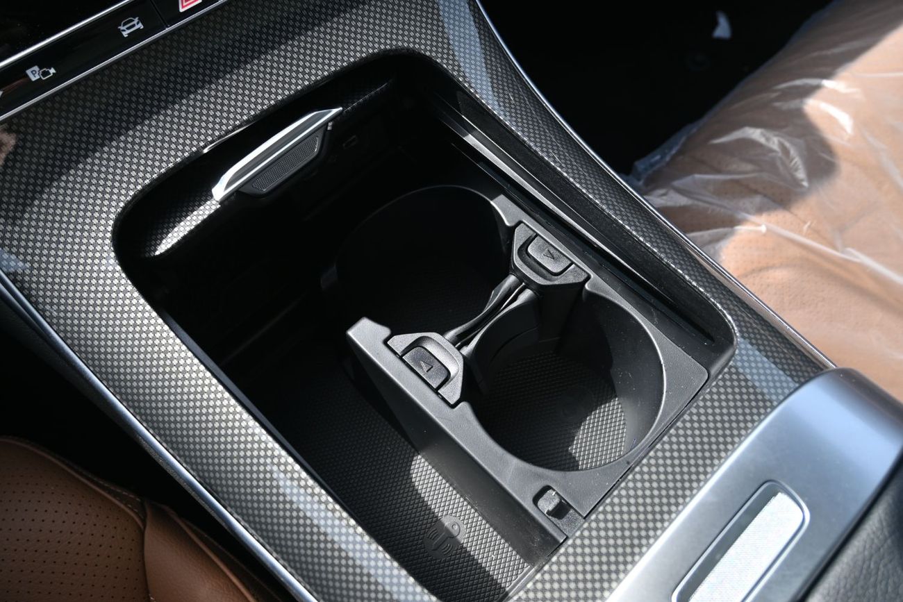 Mercedes-Benz CLE 200 Coupe Mercedes-Benz CLE 200 AMG Coupé 2.0L Turbo + Mild Hybrid, Model 2026