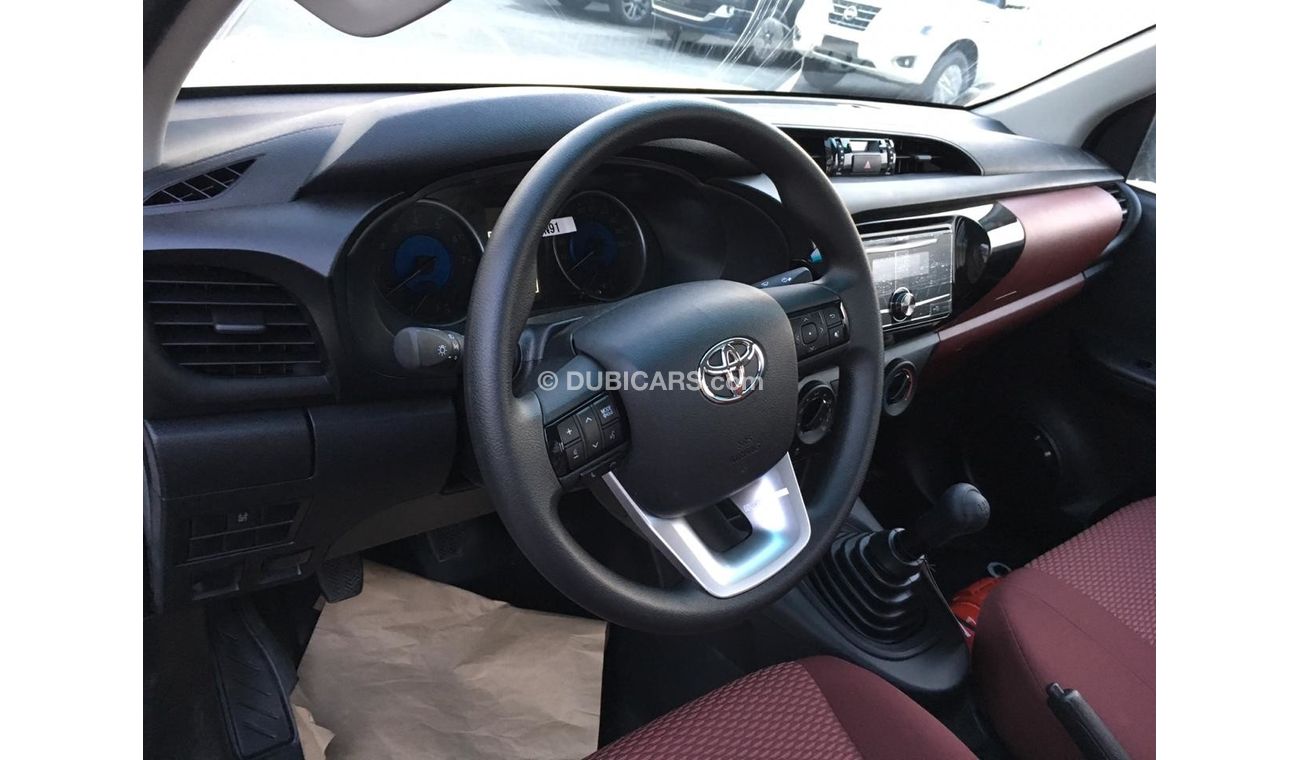 تويوتا هيلوكس تويوتا هايلوكس 2019 / 2019 4X4 بترول سنجل كابينه