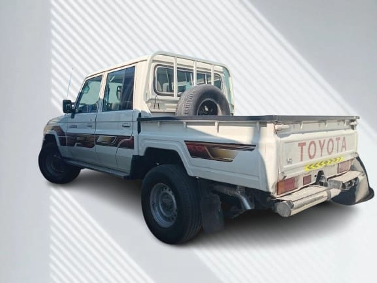 تويوتا لاند كروزر بيك آب DC 4.5L V8 TURBODIESEL MANUAL TRANSMISSION