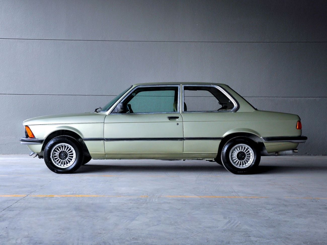 BMW 320i E21 Carburetor