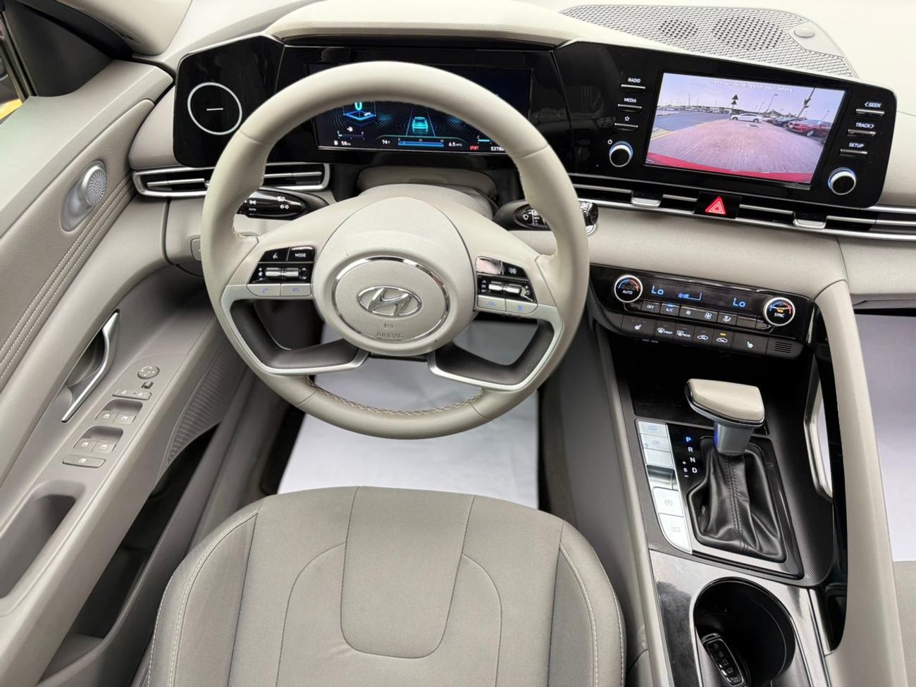 هيونداي إلانترا 2.0L Comfort