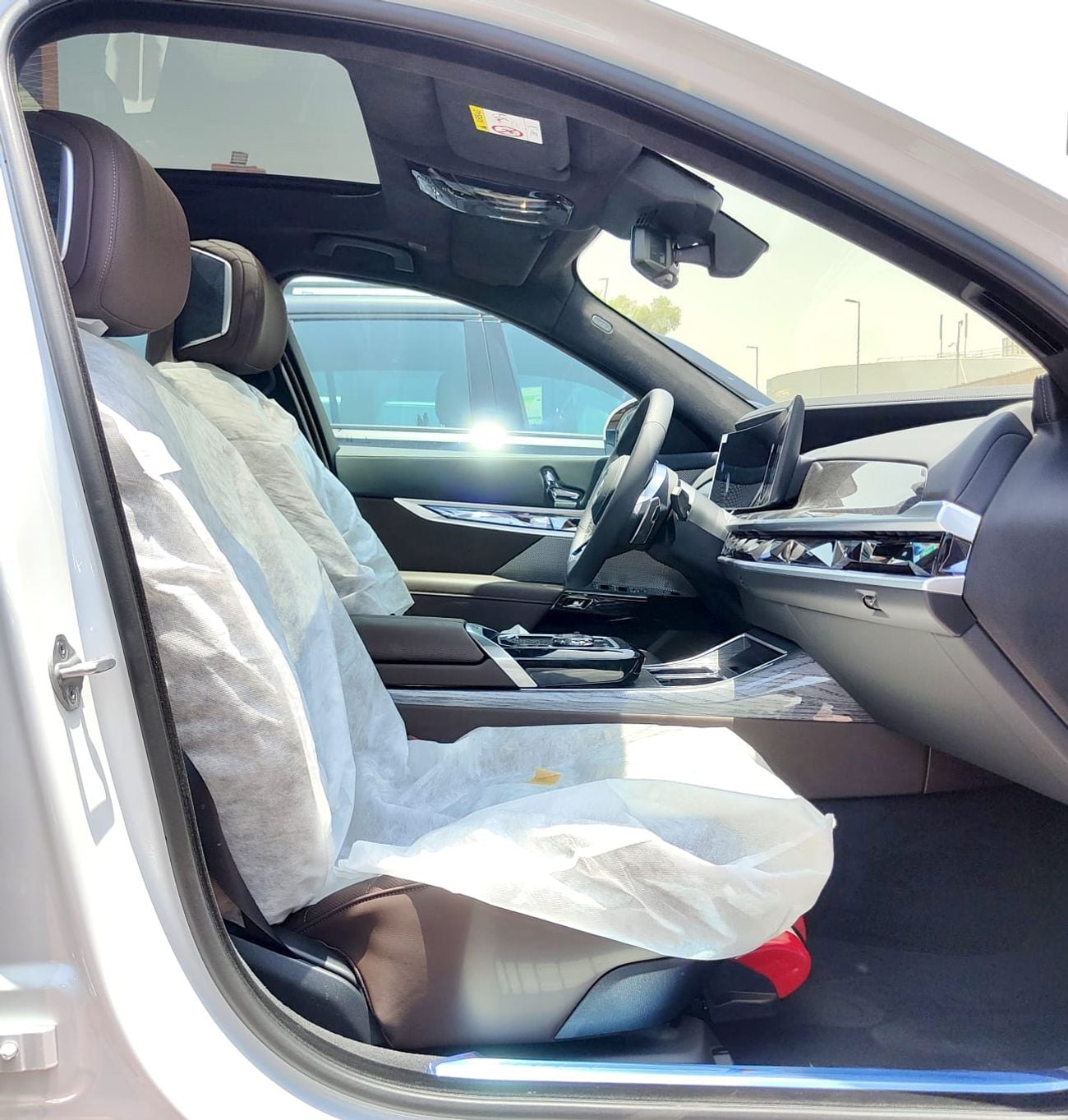 بي أم دبليو 740i M SPORT INDIVIDUAL M SPORT