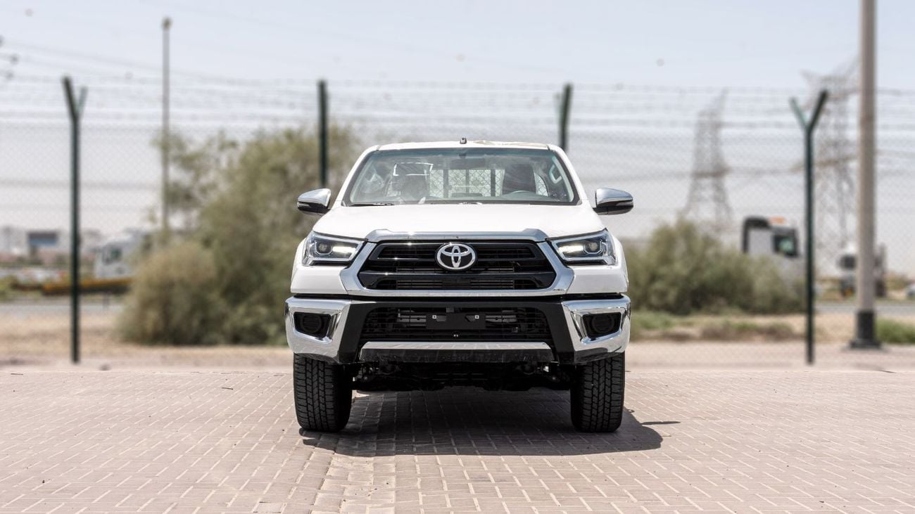 Toyota Hilux 2026 Toyota Hilux 2.4L MT Diesel DC (White-Black)