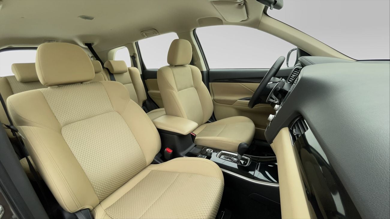 ميتسوبيشي آوتلاندر 2023 GLX MID LINE | AED 955/Month | 0 DP | 30 Day Return | Warranty | Service History