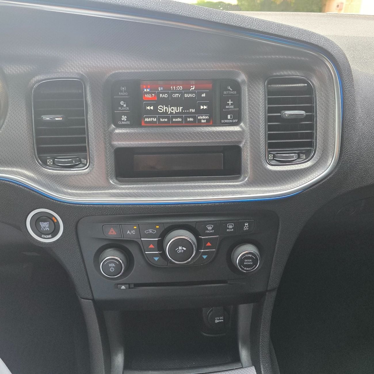 Dodge Charger SE