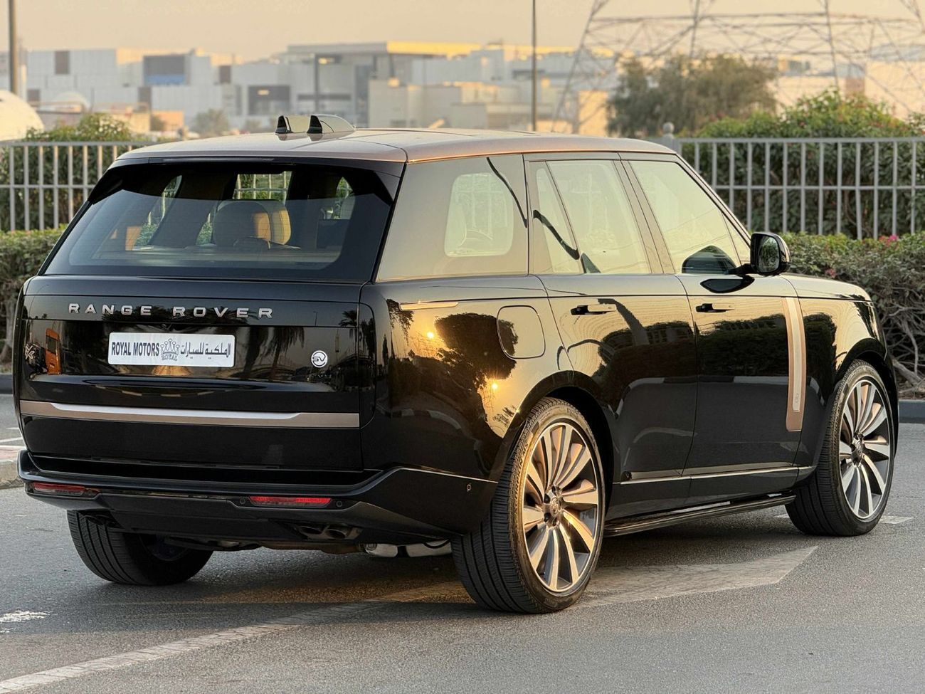 Land Rover Range Rover LWB SV P615 4.4L **2025**GCC SPEC UNDER WARRANTY