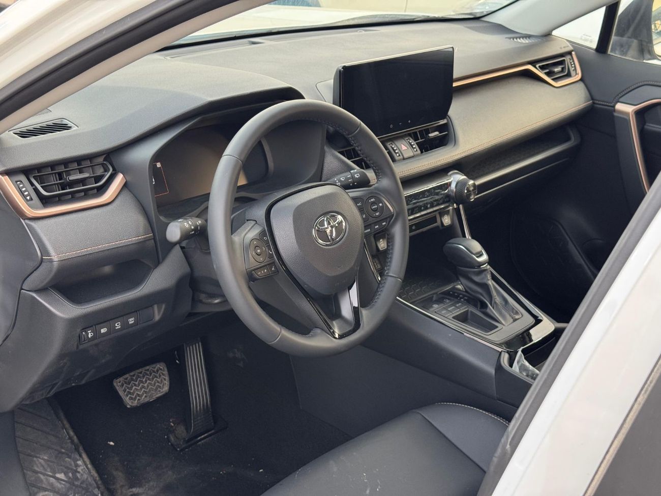 تويوتا وايلدلاندر Luxury 2.0L Petrol (2WD) 2025 Export Price @ 86,500 AED