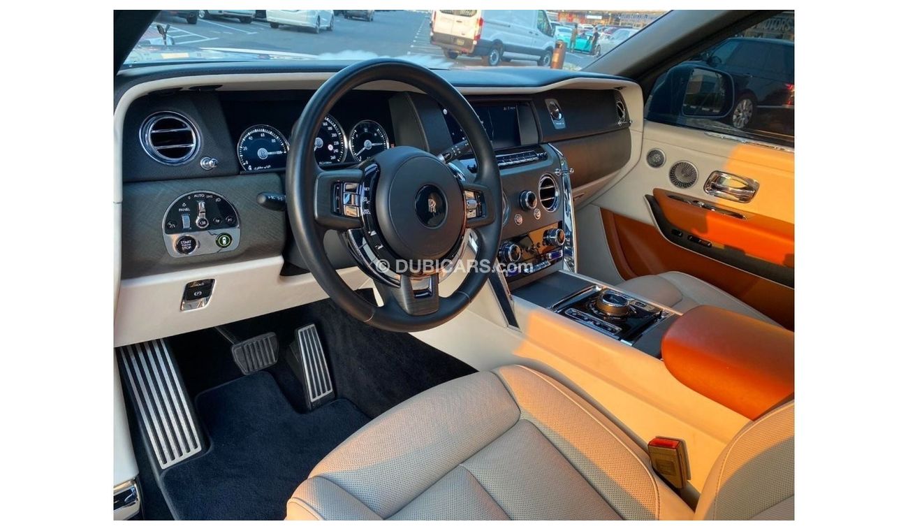 Rolls-Royce Cullinan Std GCC SPEC UNDER WARRANTY NEAT AND CLEAN