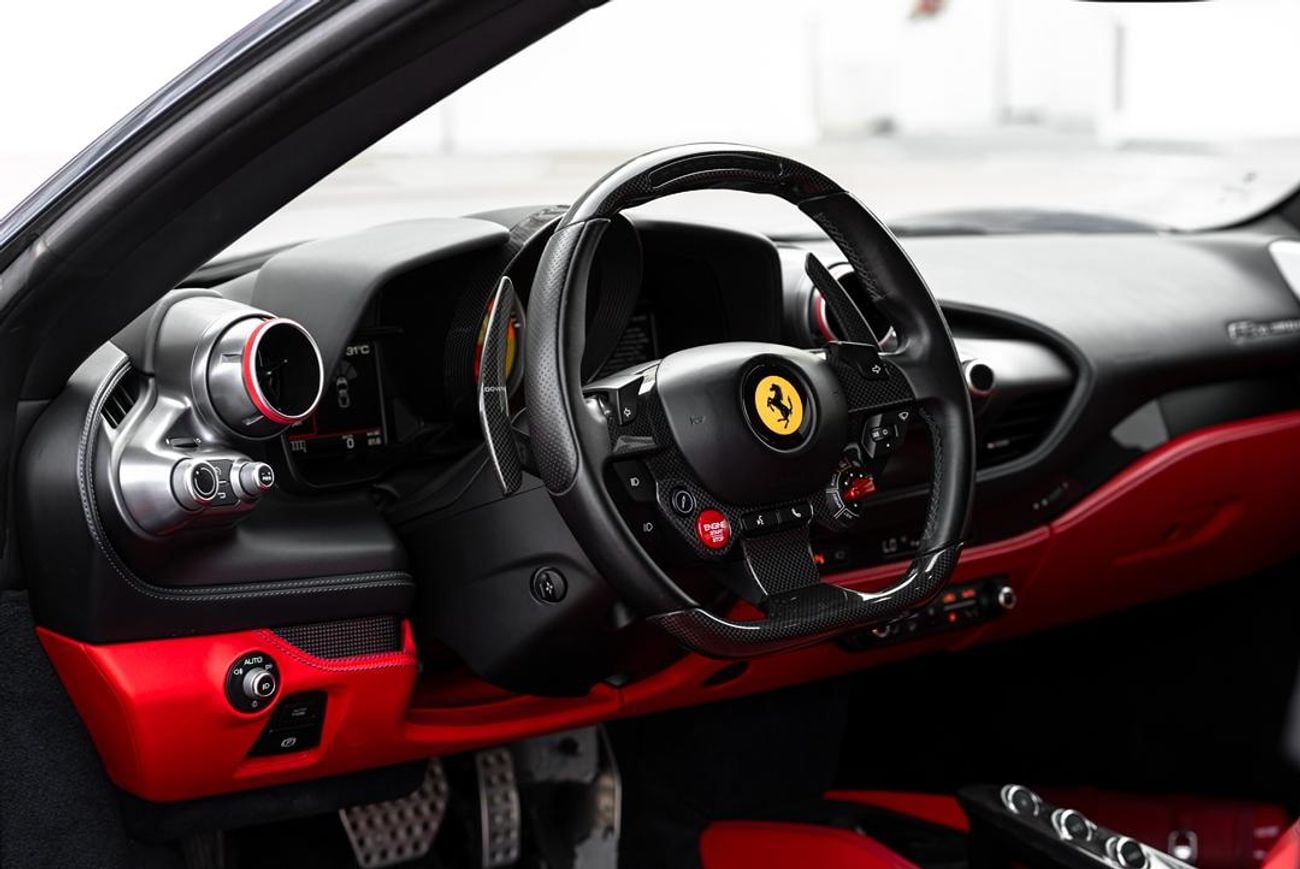 فيراري F8 تريبوتو 3.9T V8