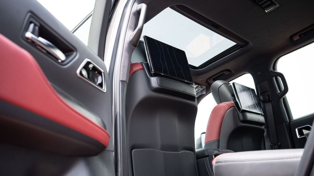 تويوتا لاند كروزر 2025 Toyota Land Cruiser VXR 3.5L AT Hybrid (Black-Red)