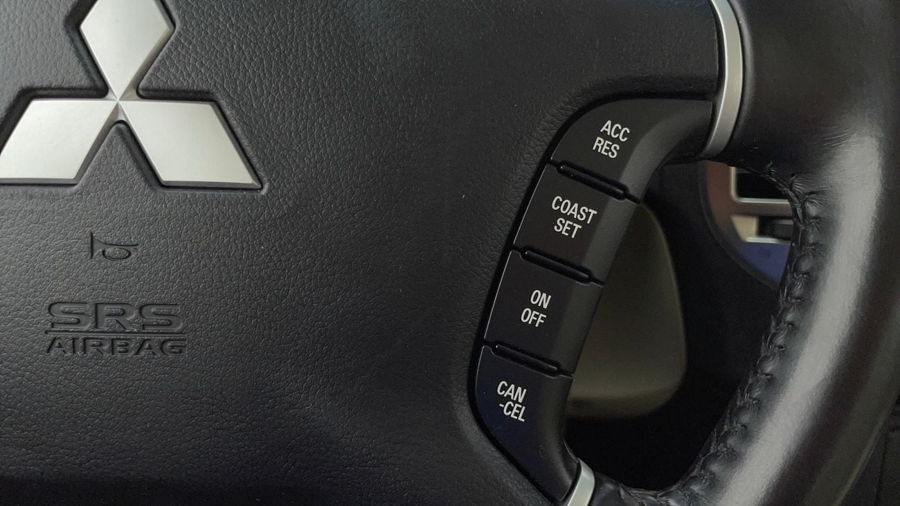 ميتسوبيشي باجيرو GLS LOWLINE 3.5 | بدون دفعة مقدمة | اختبار قيادة مجاني للمنزل