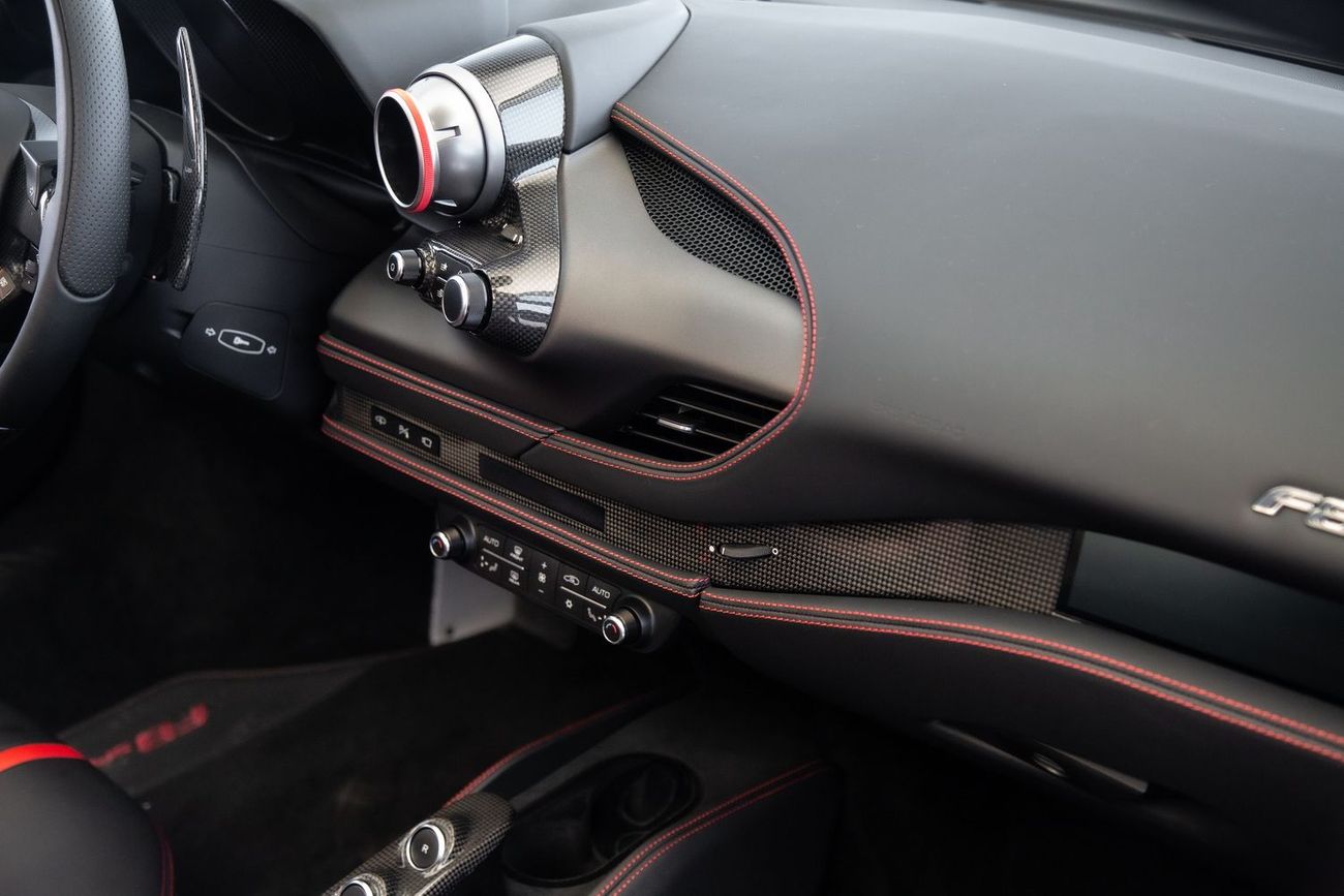 Ferrari F8 Spider 3.9T V8