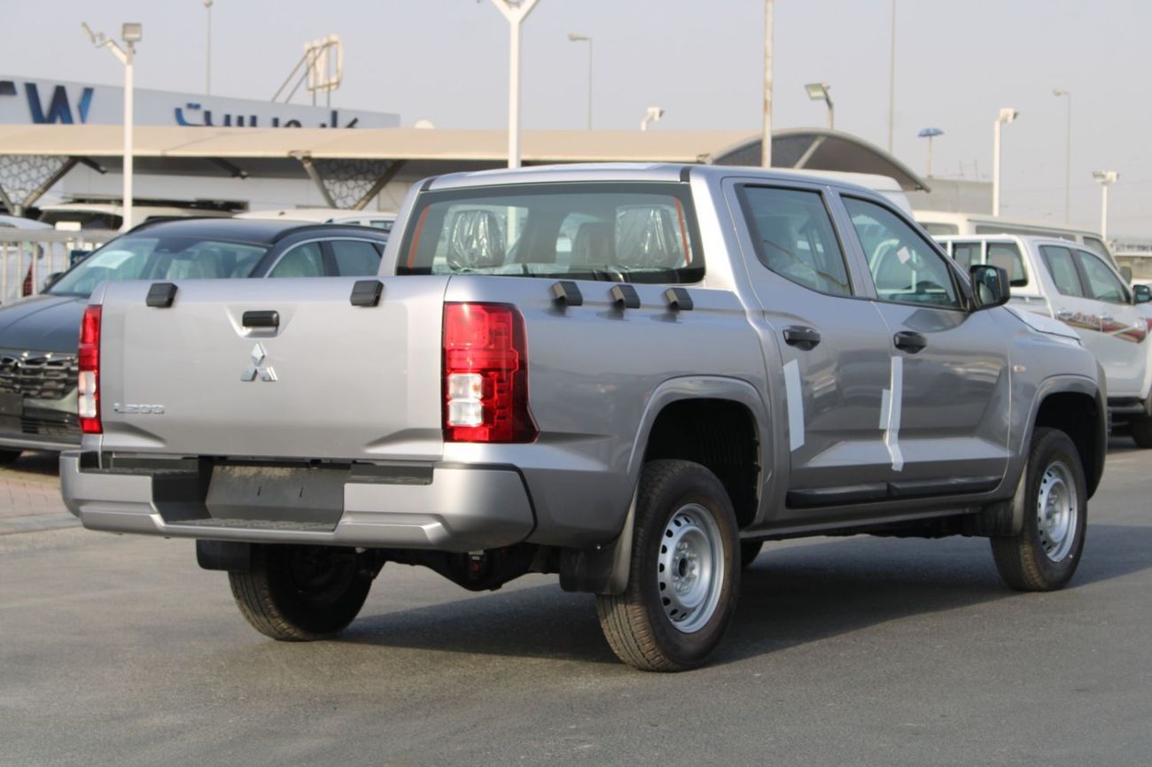 Mitsubishi L200 MITSUBIHSI L200 2.4L DIESEL DOUBLE CABIN 4 X 4 GL MANUAL