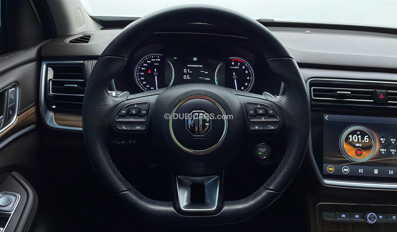 أم جي RX8 LUX 2000