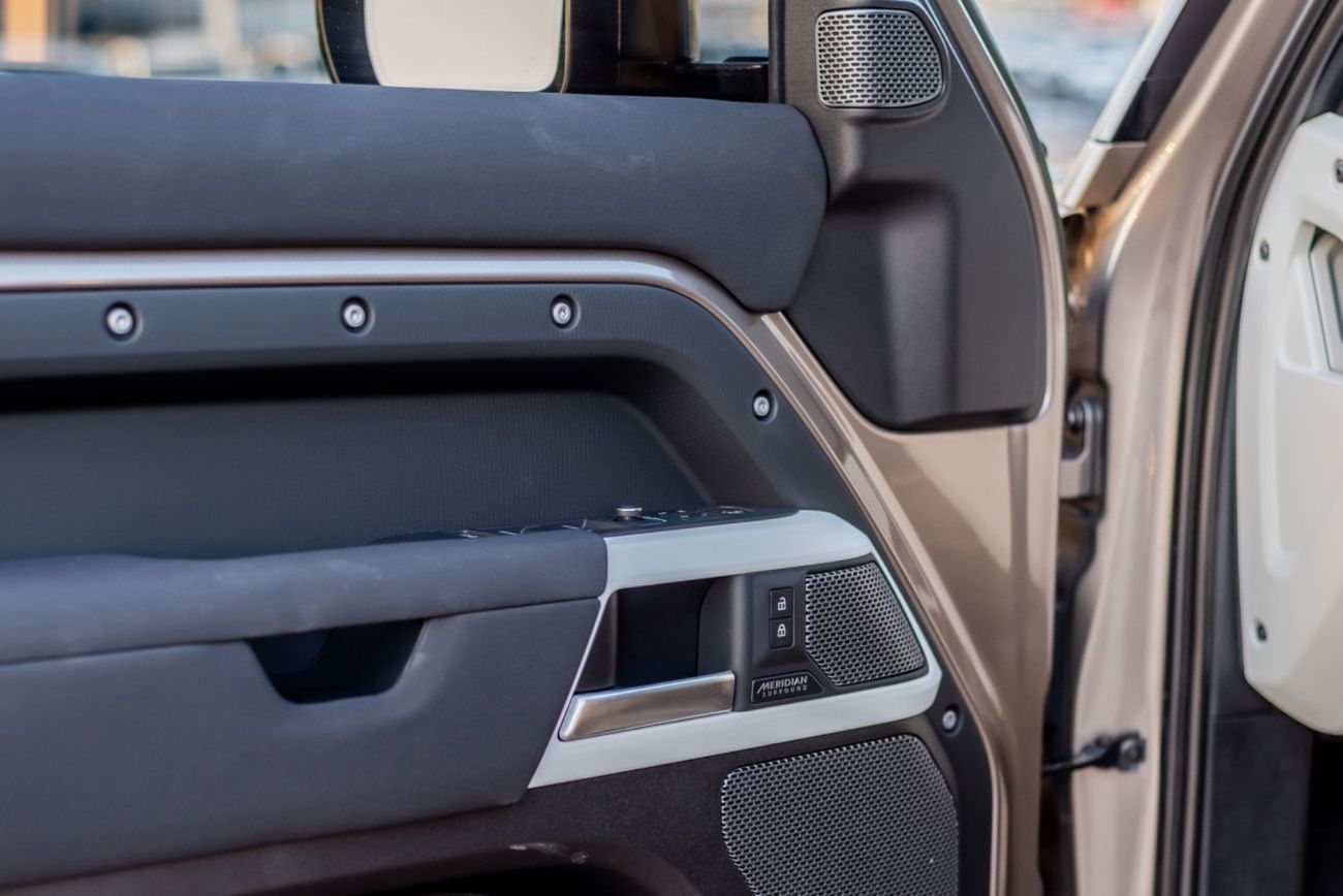 لاند روفر ديفندر P400 110 SE 3.0L (5 Seater) EXPORT PRICE