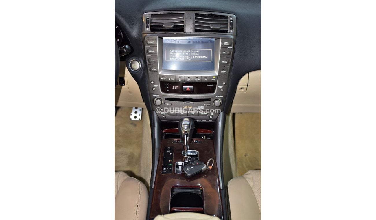 Lexus IS300 EXCELLENT DEAL for our LEXUS IS300 ( 2007 Model! ) in White Color! GCC Specs