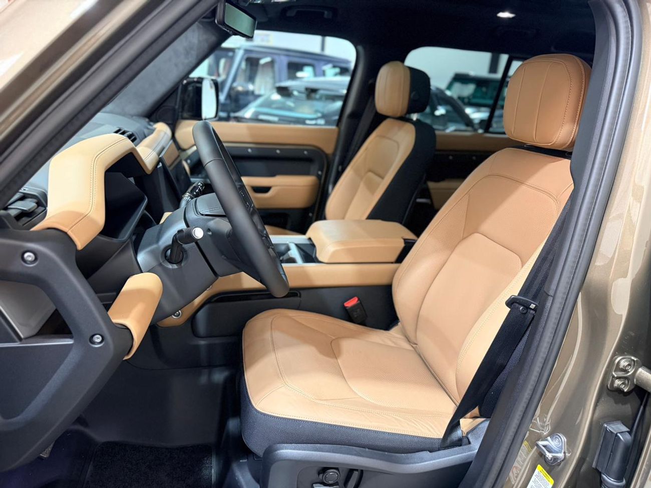 لاند روفر ديفندر X DYNAMIC P400 2026