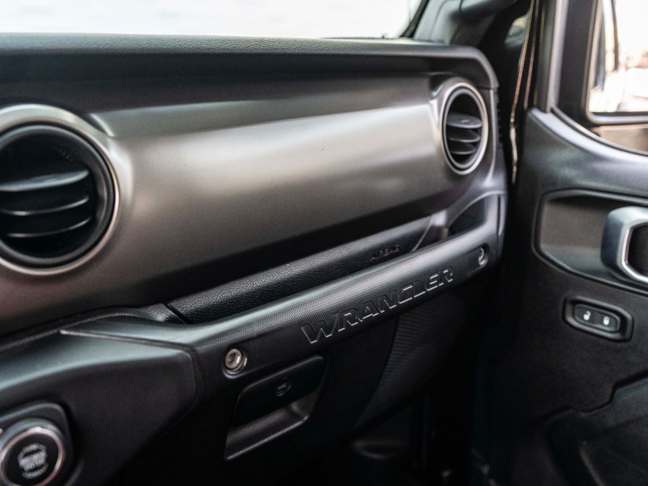 Jeep Wrangler Unlimited Sport 3.6L A/T