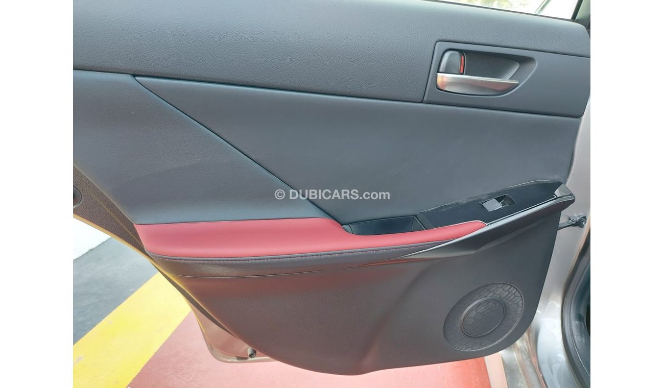 لكزس IS 300 IS 300 موديل 2021 ، 2.0 لتر ، خلفي ، جلد داخلي ، عجلات مصبوبة ، للتصدير والتسجيل المحلي