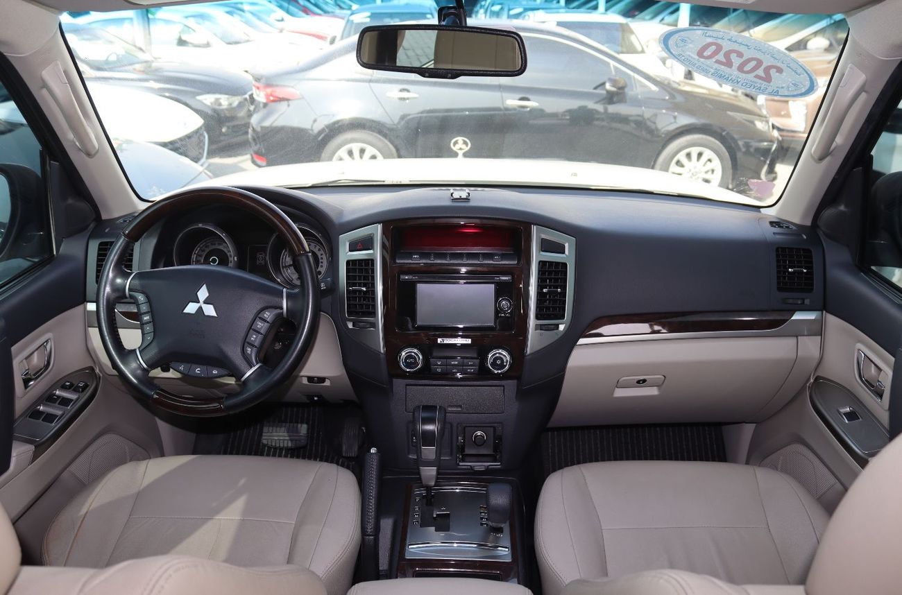 ميتسوبيشي باجيرو ميتسوبيشي باجيرو 2020- خليجى - بدون حوادث -  3.8L - (6)V -عدد7مقاعد - بحاله ممتازه