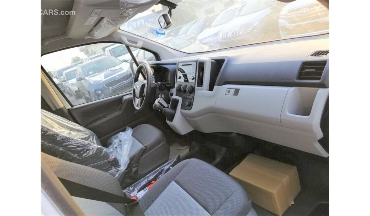 Toyota Hiace 13 seats