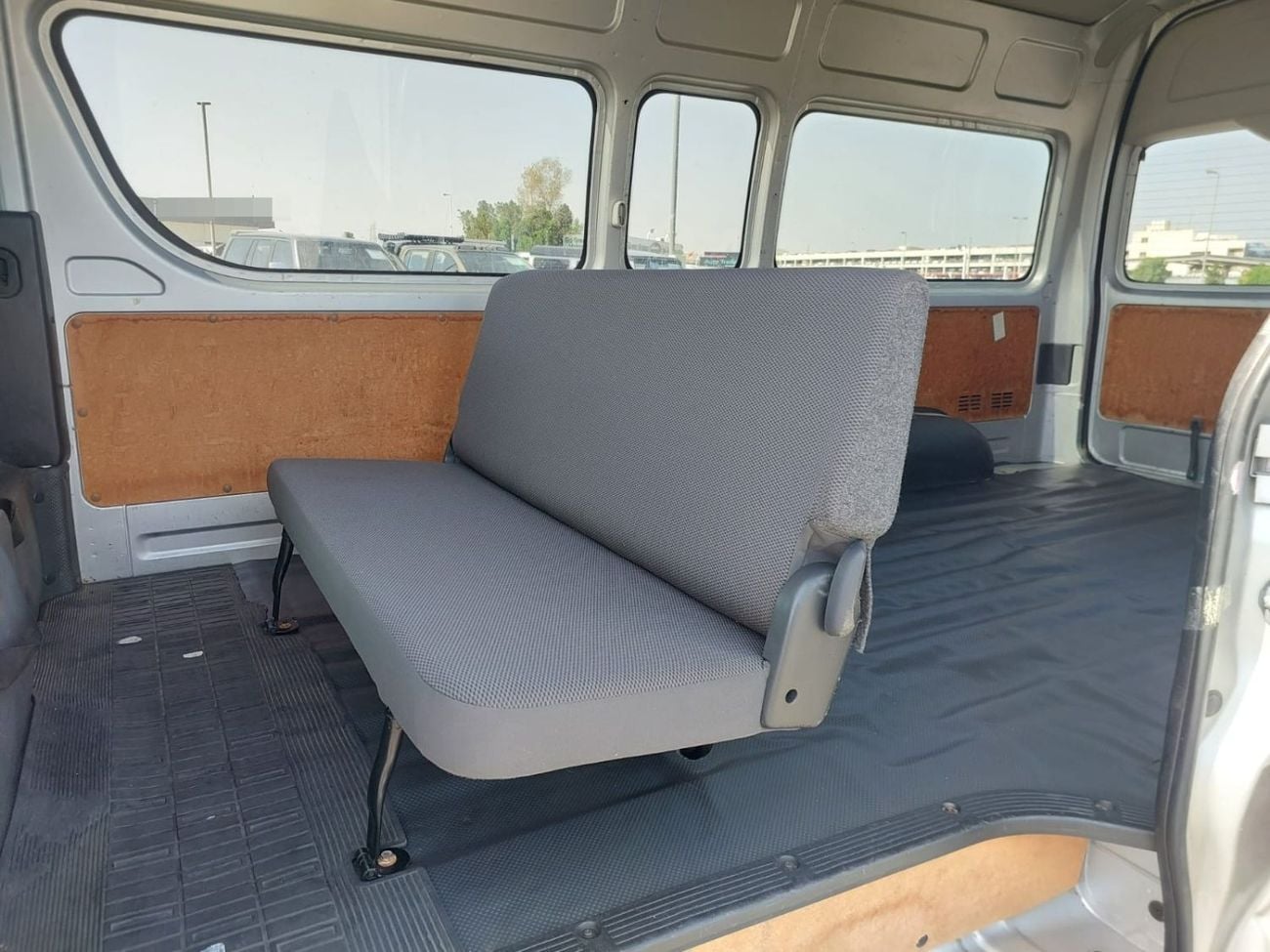 Toyota Hiace TOYOTA HIACE VAN RHD 2013 MODEL 3.0 L DIESEL AUTOMATIC(PM11956)