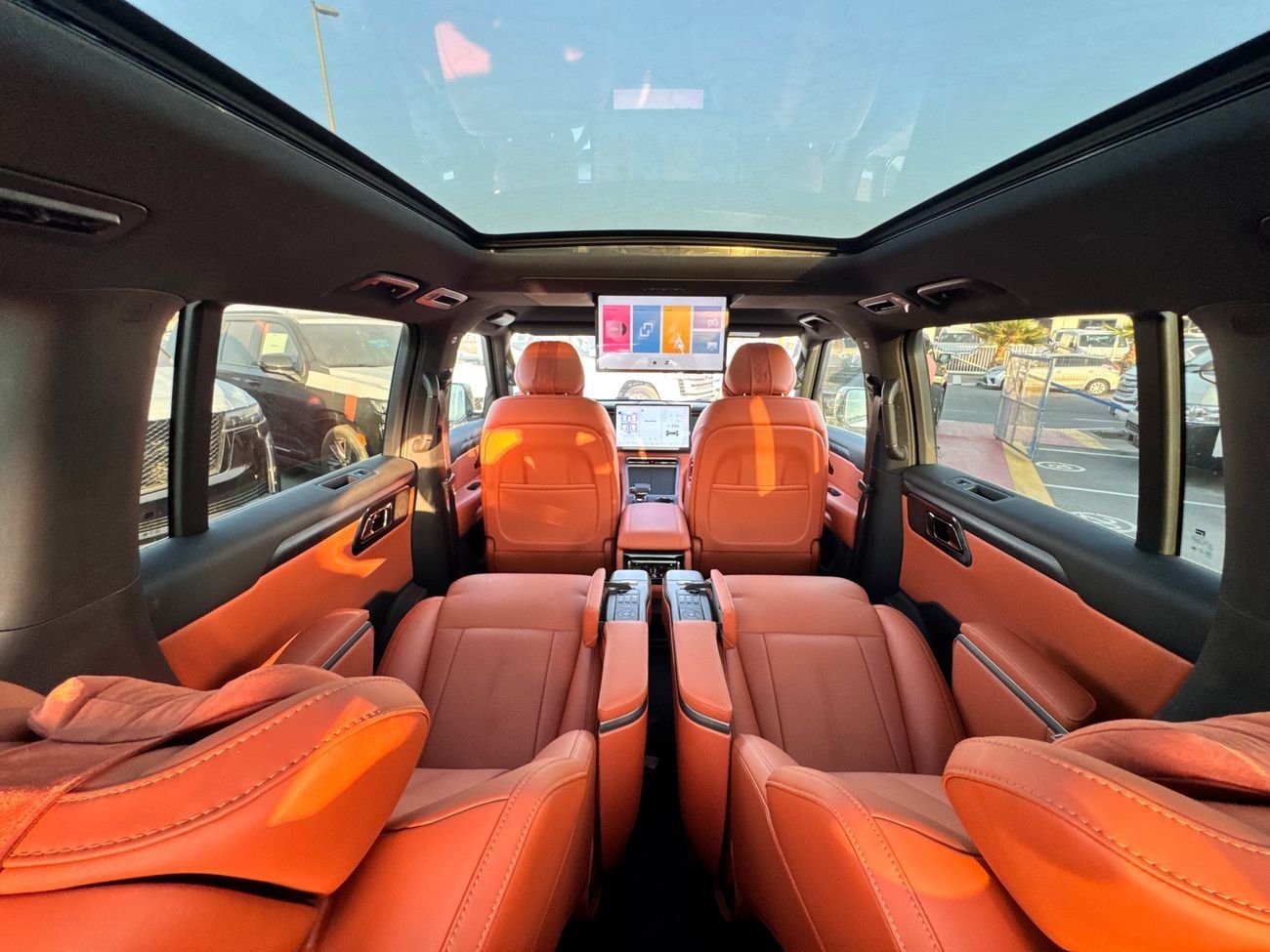 ROX 01 VIP PILOT SEATS HYBRID (LONG RANGE 1,000Km) DUAL PORTS WITH KITCHEN PACKAGE 0KM 2024