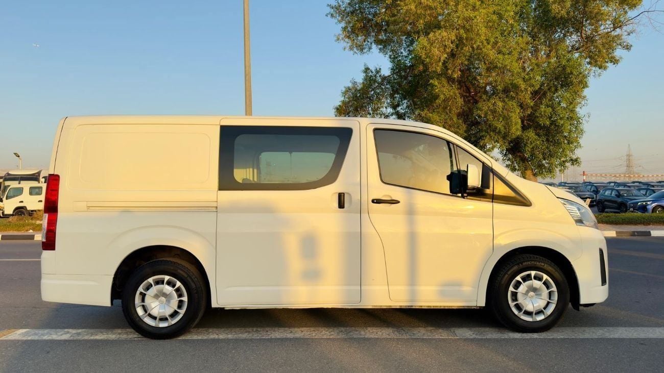 Toyota Hiace GOOD CONDITION | 2.8L DIESEL ENGINE | 2021 | RHD | AUTOMATIC TRANSMISSION | REAR VIEW CAMERA | PARKI